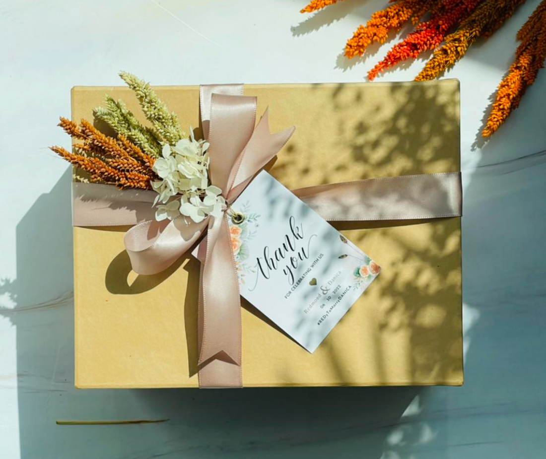 Elegance : Gold and Nude Pink Wedding