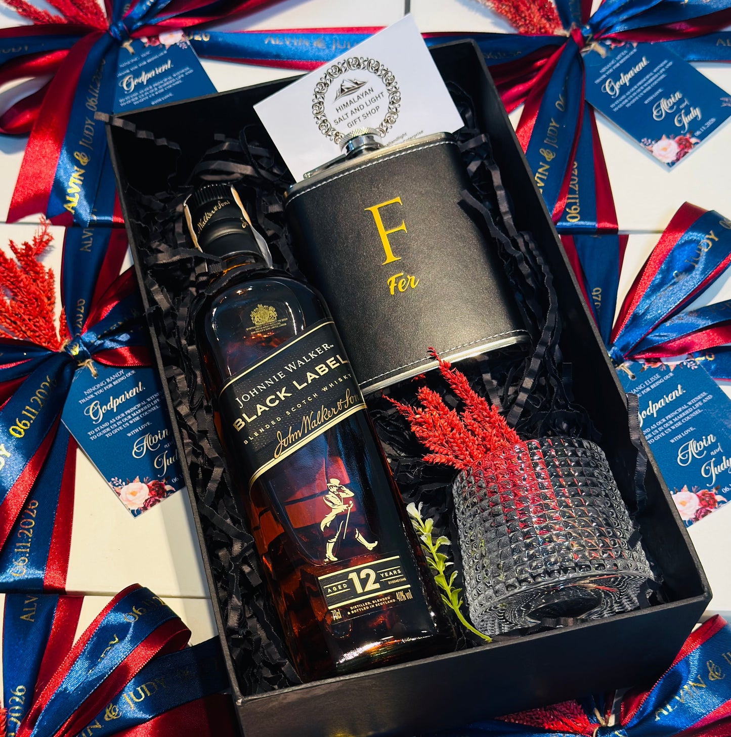 ( Pre order ) Black Label with Customized Flask & Whisky Glass